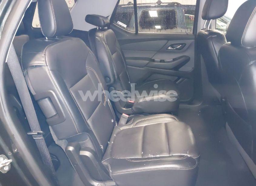 Photo 8 of 2018 Chevrolet Traverse 3LT (VIN 1GNEVHKW2JJ141176)