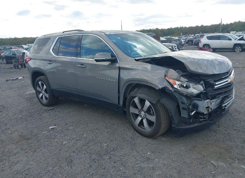 2018 Chevrolet Traverse 3LT (VIN 1GNEVHKW2JJ210402) main photo