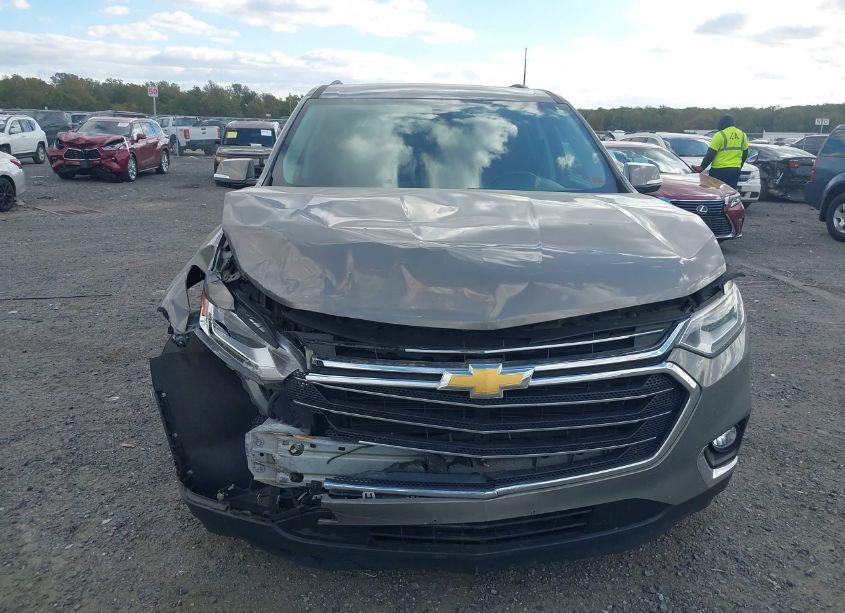 Photo 12 of 2018 Chevrolet Traverse 3LT (VIN 1GNEVHKW2JJ210402)
