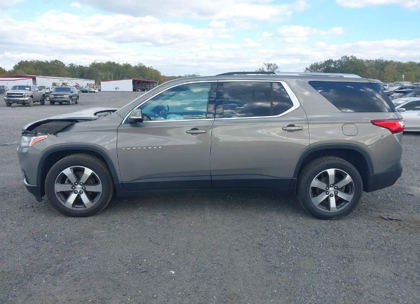 Photo 14 of 2018 Chevrolet Traverse 3LT (VIN 1GNEVHKW2JJ210402)