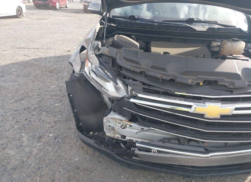 Photo 6 of 2018 Chevrolet Traverse 3LT (VIN 1GNEVHKW2JJ210402)