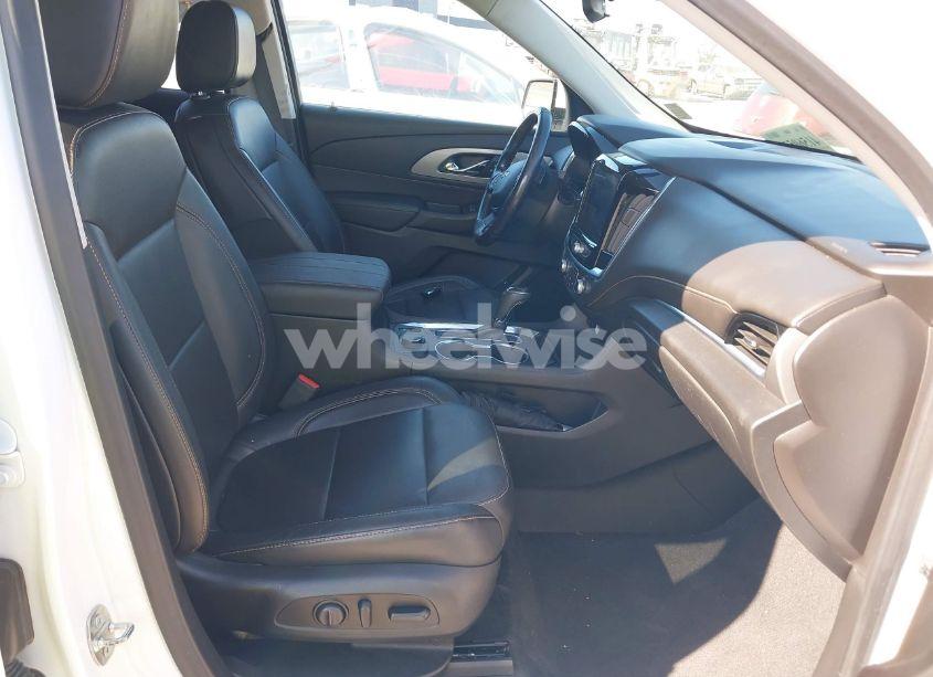 Photo 5 of 2019 Chevrolet Traverse 3LT (VIN 1GNEVHKW2KJ306743)