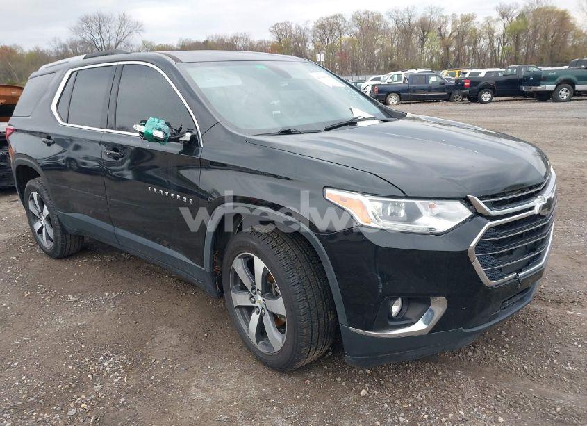 2018 Chevrolet Traverse 3LT (VIN 1GNEVHKW3JJ144443) main photo