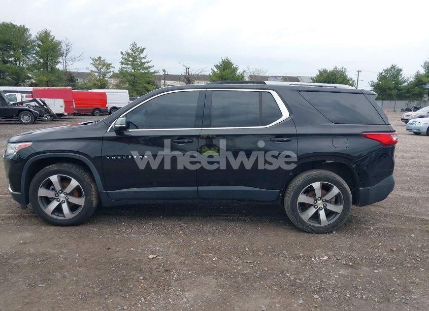 Photo 13 of 2018 Chevrolet Traverse 3LT (VIN 1GNEVHKW3JJ144443)