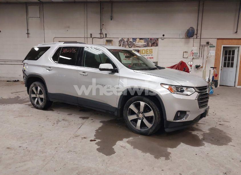 2018 Chevrolet Traverse 3LT (VIN 1GNEVHKW3JJ193500) main photo