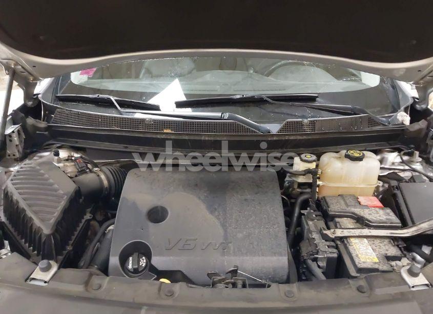 Photo 10 of 2018 Chevrolet Traverse 3LT (VIN 1GNEVHKW3JJ193500)