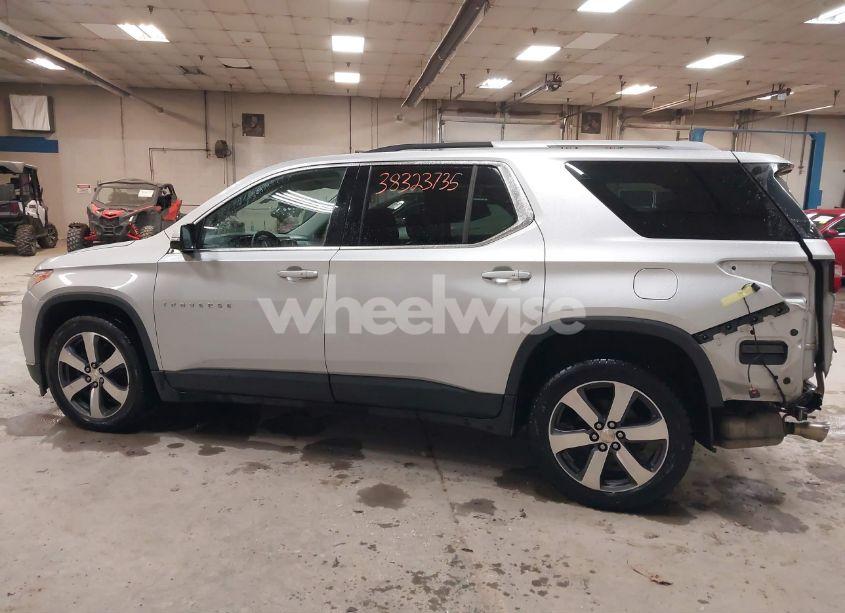 Photo 14 of 2018 Chevrolet Traverse 3LT (VIN 1GNEVHKW3JJ193500)