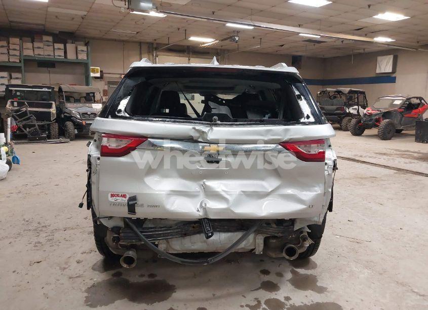 Photo 16 of 2018 Chevrolet Traverse 3LT (VIN 1GNEVHKW3JJ193500)