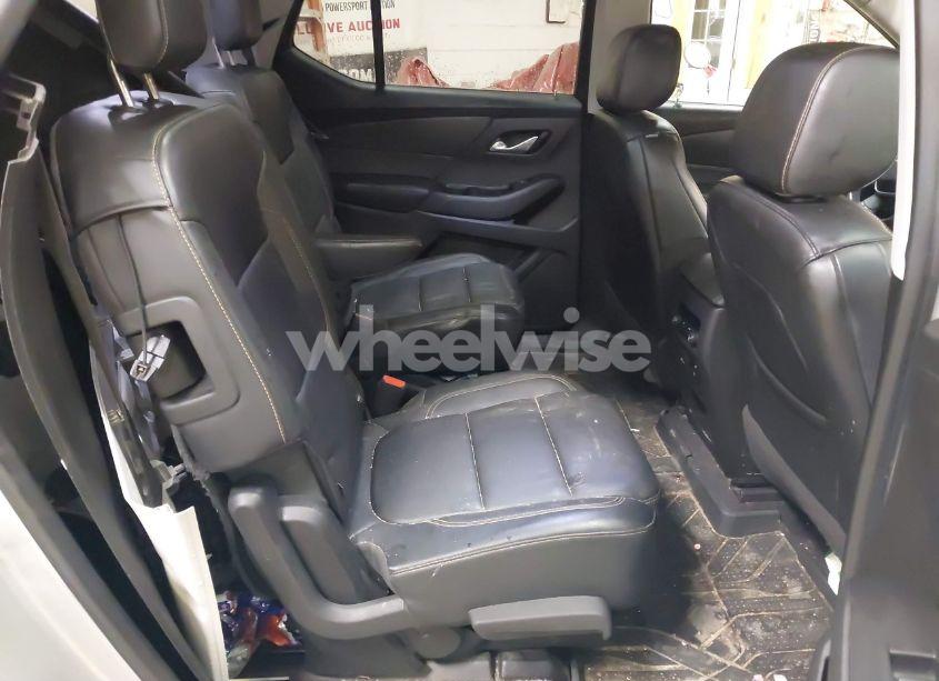 Photo 8 of 2018 Chevrolet Traverse 3LT (VIN 1GNEVHKW3JJ193500)