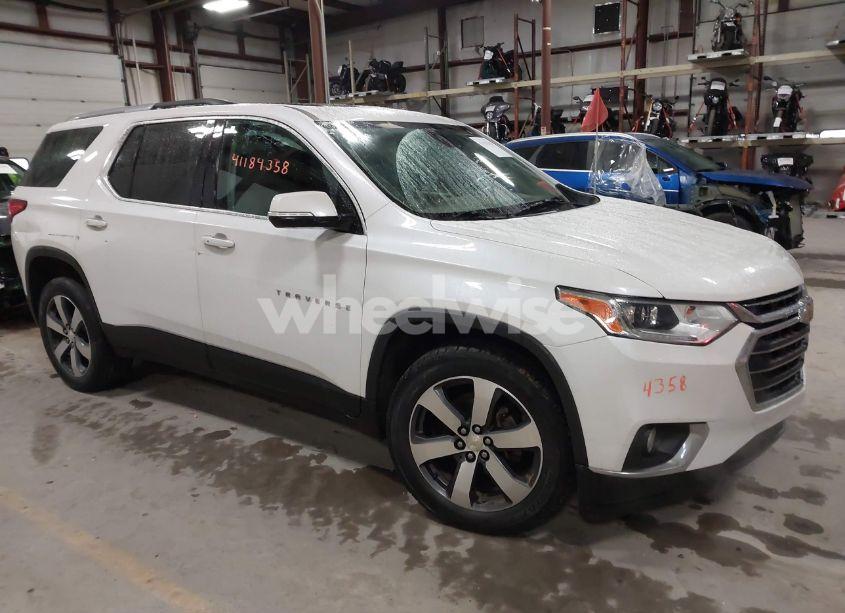 2018 Chevrolet Traverse 3LT (VIN 1GNEVHKW3JJ230464) main photo