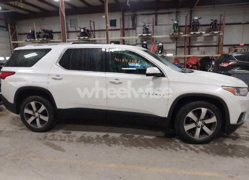 Photo 13 of 2018 Chevrolet Traverse 3LT (VIN 1GNEVHKW3JJ230464)