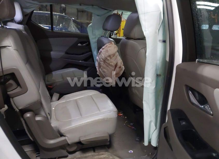 Photo 8 of 2018 Chevrolet Traverse 3LT (VIN 1GNEVHKW3JJ230464)