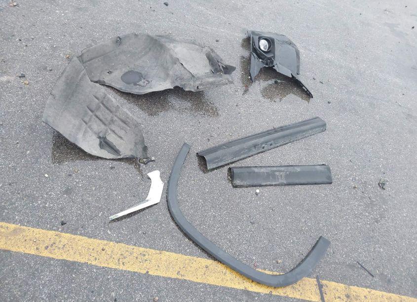 Photo 12 of 2019 Chevrolet Traverse 3LT (VIN 1GNEVHKW3KJ168338)