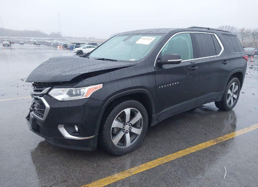 Photo 2 of 2019 Chevrolet Traverse 3LT (VIN 1GNEVHKW3KJ168338)