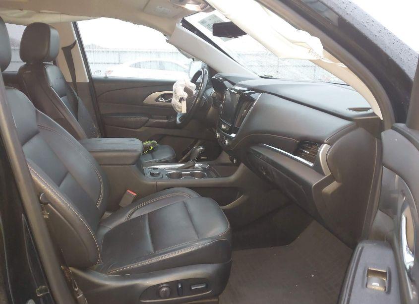 Photo 5 of 2019 Chevrolet Traverse 3LT (VIN 1GNEVHKW3KJ168338)