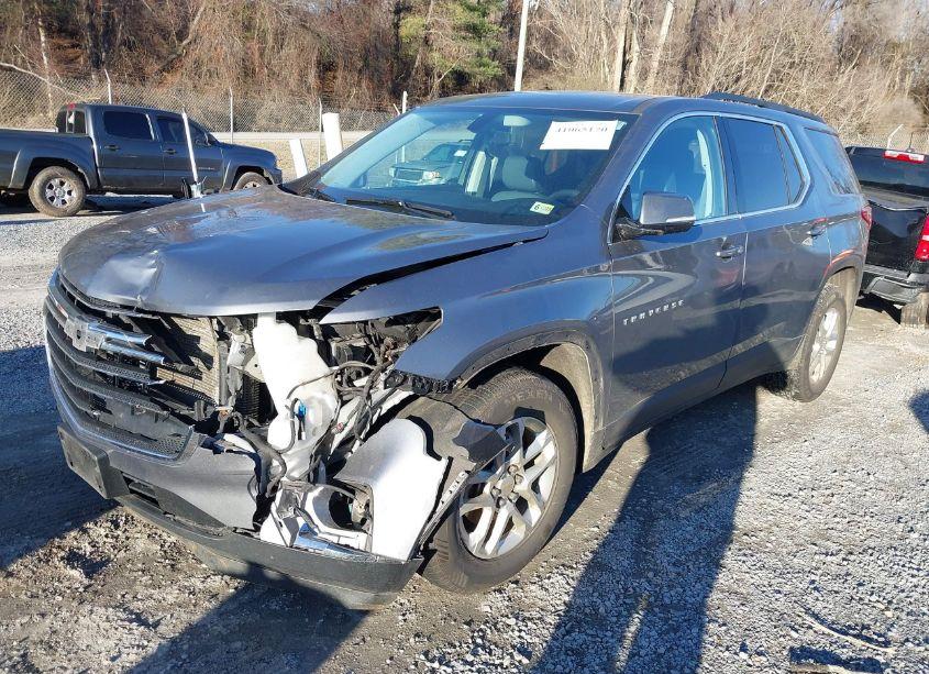 Photo 2 of 2019 Chevrolet Traverse 3LT (VIN 1GNEVHKW3KJ306590)