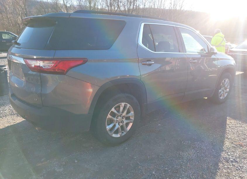 Photo 4 of 2019 Chevrolet Traverse 3LT (VIN 1GNEVHKW3KJ306590)