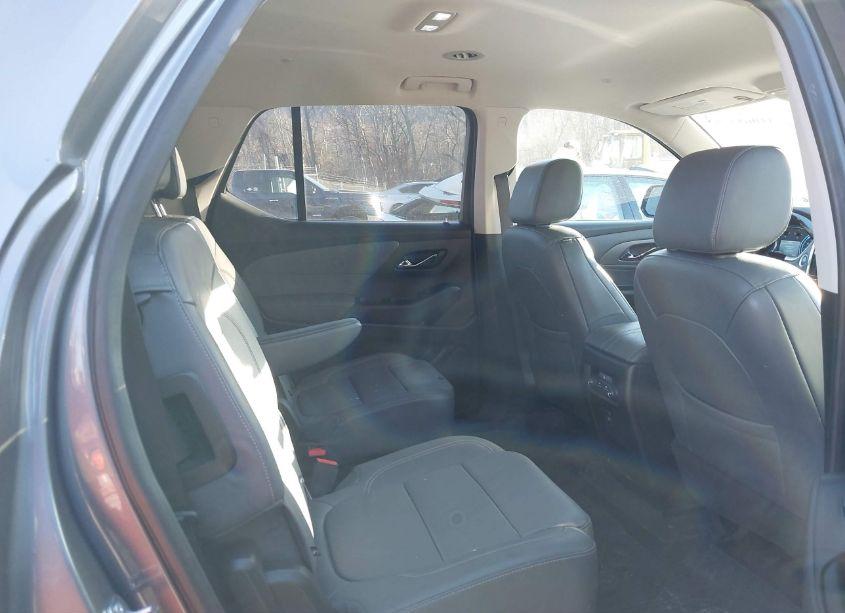 Photo 8 of 2019 Chevrolet Traverse 3LT (VIN 1GNEVHKW3KJ306590)