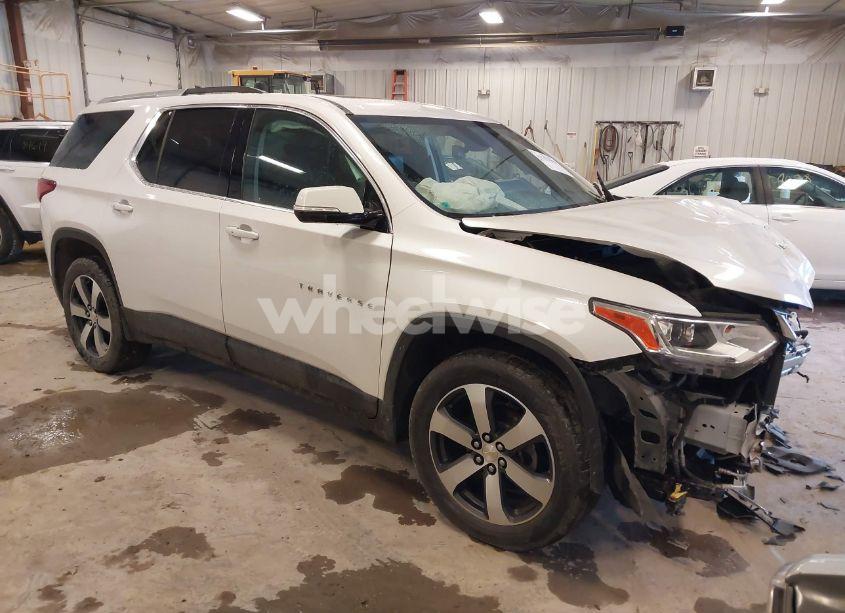 2018 Chevrolet Traverse 3LT (VIN 1GNEVHKW4JJ167519) main photo