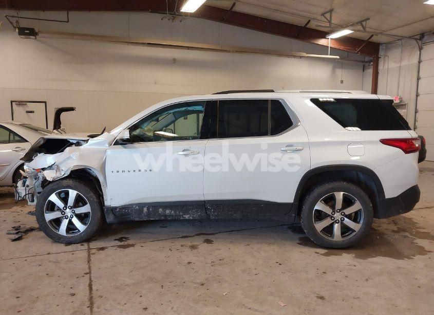 Photo 14 of 2018 Chevrolet Traverse 3LT (VIN 1GNEVHKW4JJ167519)