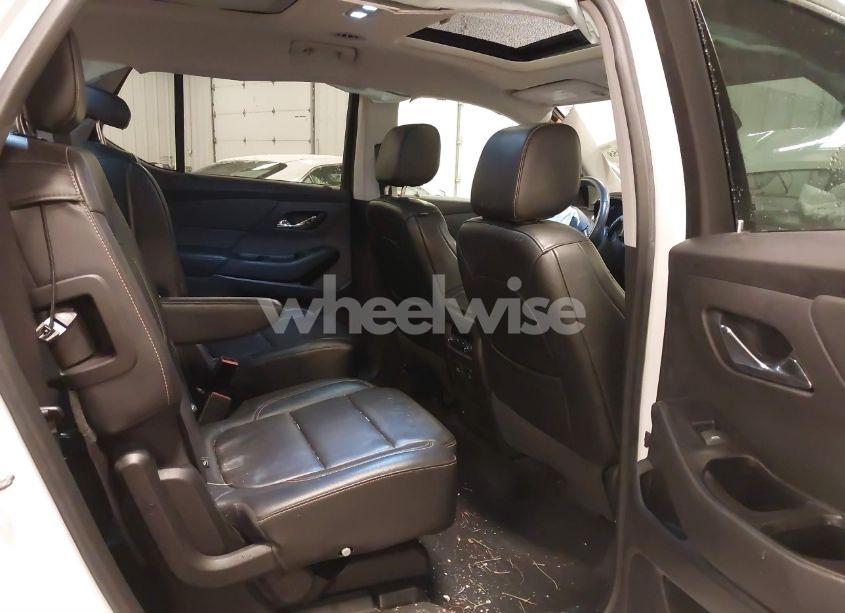 Photo 8 of 2018 Chevrolet Traverse 3LT (VIN 1GNEVHKW4JJ167519)