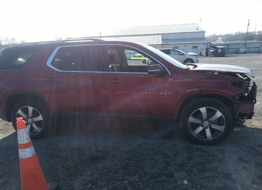 Photo 13 of 2018 Chevrolet Traverse 3LT (VIN 1GNEVHKW4JJ178410)