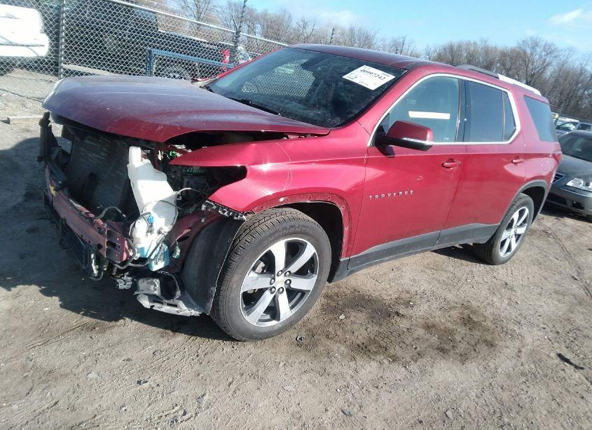 Photo 2 of 2018 Chevrolet Traverse 3LT (VIN 1GNEVHKW4JJ178410)
