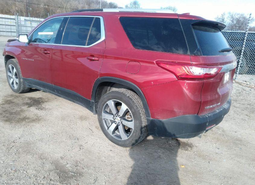 Photo 3 of 2018 Chevrolet Traverse 3LT (VIN 1GNEVHKW4JJ178410)