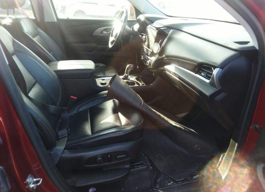 Photo 5 of 2018 Chevrolet Traverse 3LT (VIN 1GNEVHKW4JJ178410)