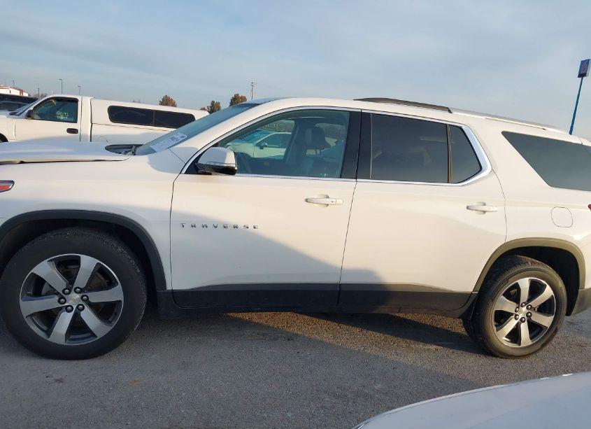 Photo 14 of 2018 Chevrolet Traverse 3LT (VIN 1GNEVHKW4JJ223250)