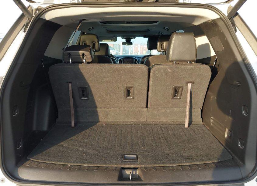 Photo 18 of 2018 Chevrolet Traverse 3LT (VIN 1GNEVHKW4JJ223250)