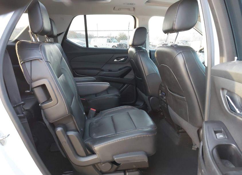 Photo 8 of 2018 Chevrolet Traverse 3LT (VIN 1GNEVHKW4JJ223250)