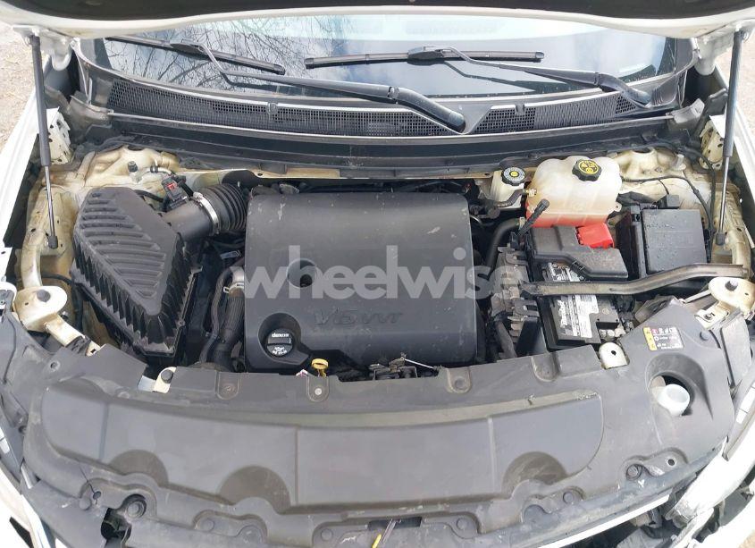 Photo 10 of 2018 Chevrolet Traverse 3LT (VIN 1GNEVHKW4JJ275817)