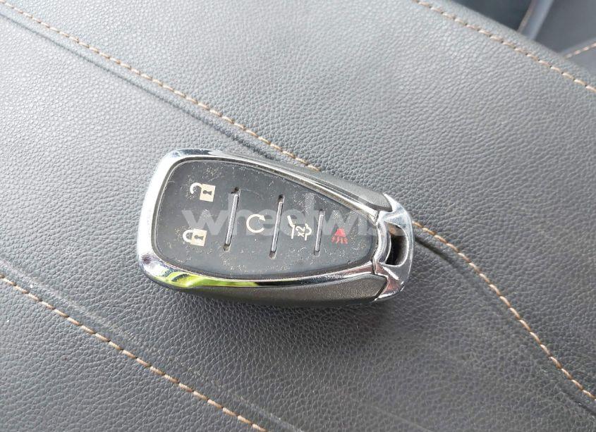 Photo 11 of 2018 Chevrolet Traverse 3LT (VIN 1GNEVHKW4JJ275817)