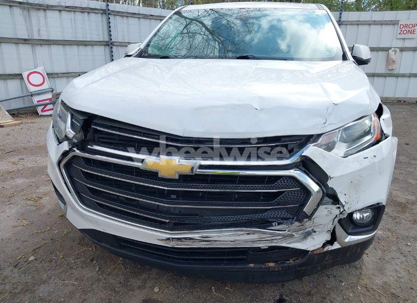 Photo 17 of 2018 Chevrolet Traverse 3LT (VIN 1GNEVHKW4JJ275817)