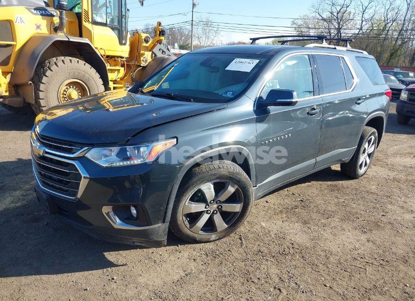 Photo 2 of 2019 Chevrolet Traverse 3LT (VIN 1GNEVHKW4KJ138829)