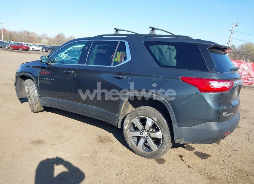 Photo 3 of 2019 Chevrolet Traverse 3LT (VIN 1GNEVHKW4KJ138829)