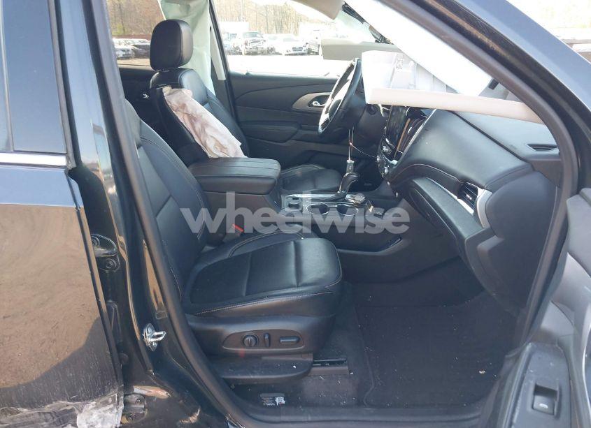 Photo 5 of 2019 Chevrolet Traverse 3LT (VIN 1GNEVHKW4KJ138829)