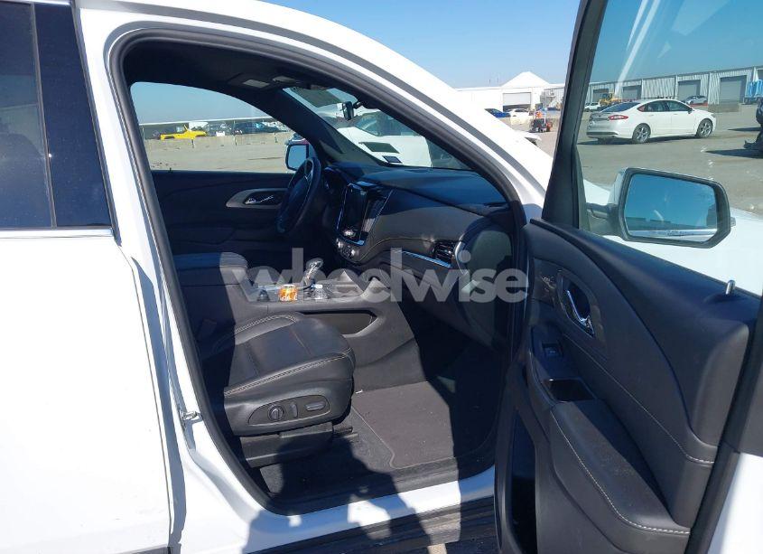 Photo 5 of 2023 Chevrolet Traverse AWD LT LEATHER (VIN 1GNEVHKW4PJ276989)