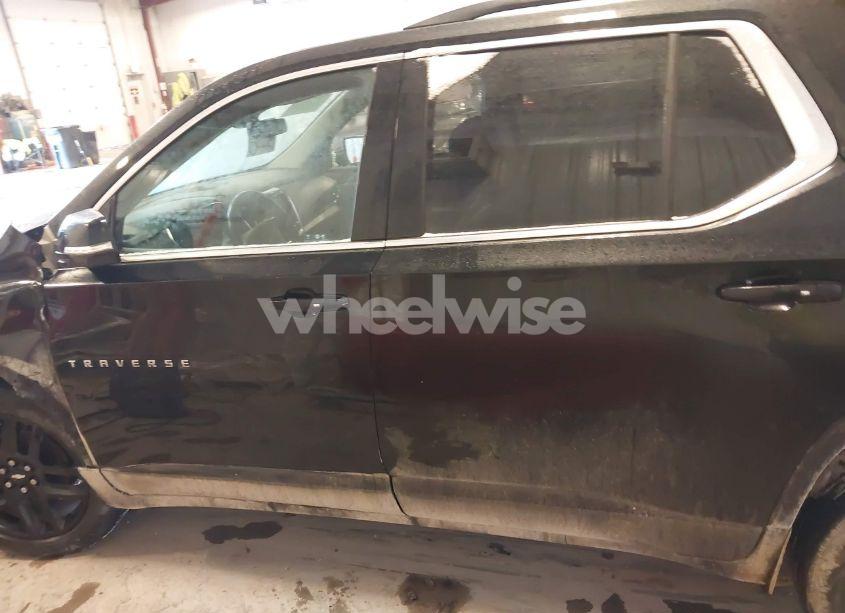 Photo 14 of 2018 Chevrolet Traverse 3LT (VIN 1GNEVHKW5JJ215903)