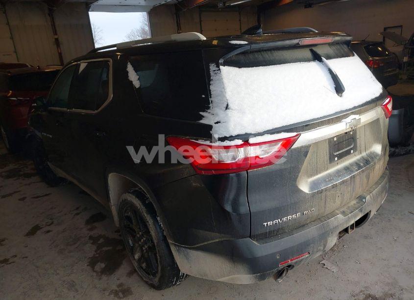 Photo 3 of 2018 Chevrolet Traverse 3LT (VIN 1GNEVHKW5JJ215903)