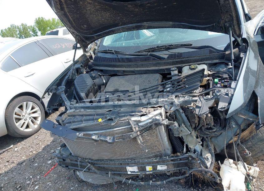 Photo 10 of 2019 Chevrolet Traverse 3LT (VIN 1GNEVHKW5KJ121649)