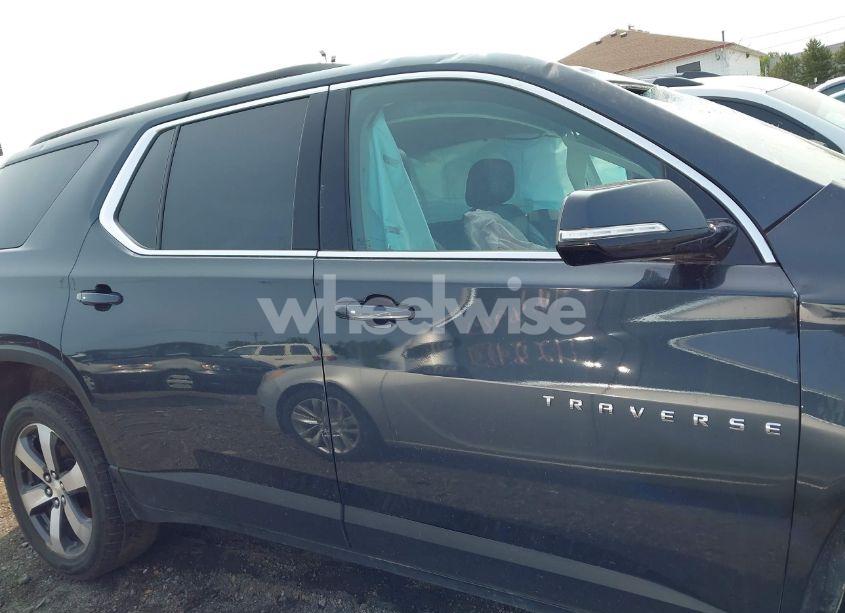 Photo 12 of 2019 Chevrolet Traverse 3LT (VIN 1GNEVHKW5KJ121649)