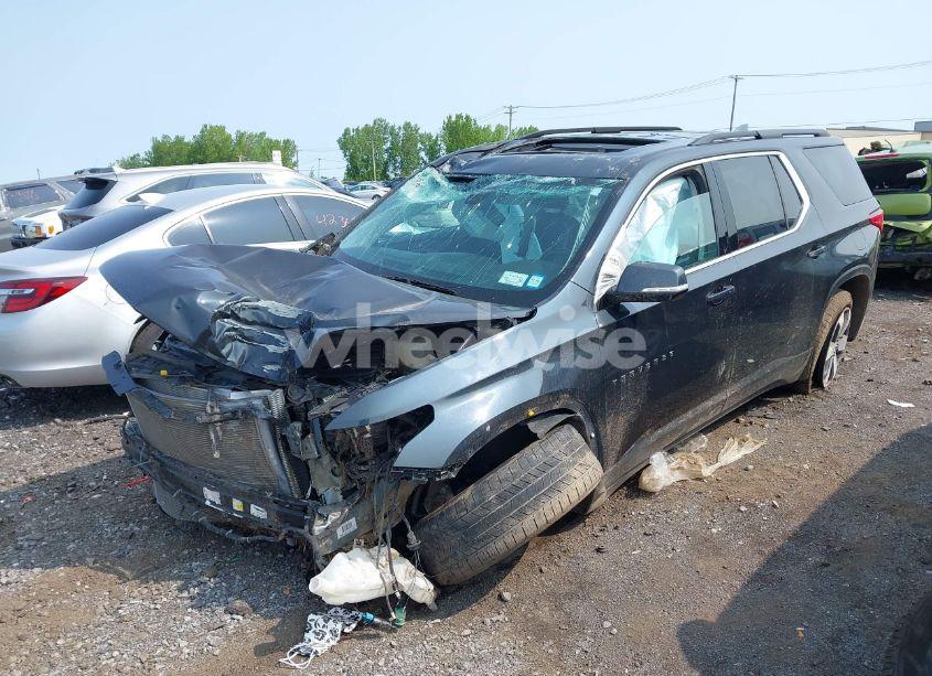 Photo 2 of 2019 Chevrolet Traverse 3LT (VIN 1GNEVHKW5KJ121649)