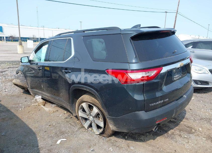 Photo 3 of 2019 Chevrolet Traverse 3LT (VIN 1GNEVHKW5KJ121649)