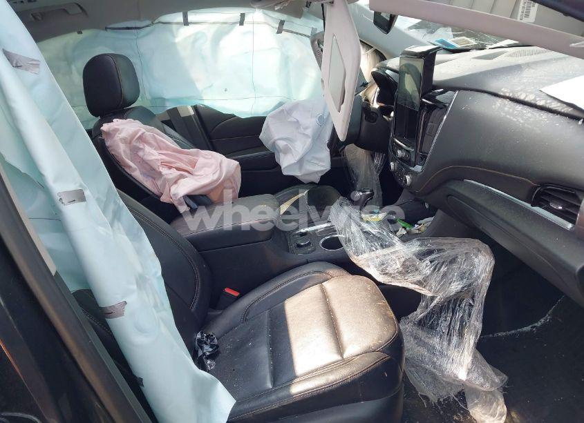 Photo 5 of 2019 Chevrolet Traverse 3LT (VIN 1GNEVHKW5KJ121649)