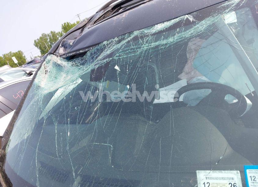 Photo 6 of 2019 Chevrolet Traverse 3LT (VIN 1GNEVHKW5KJ121649)