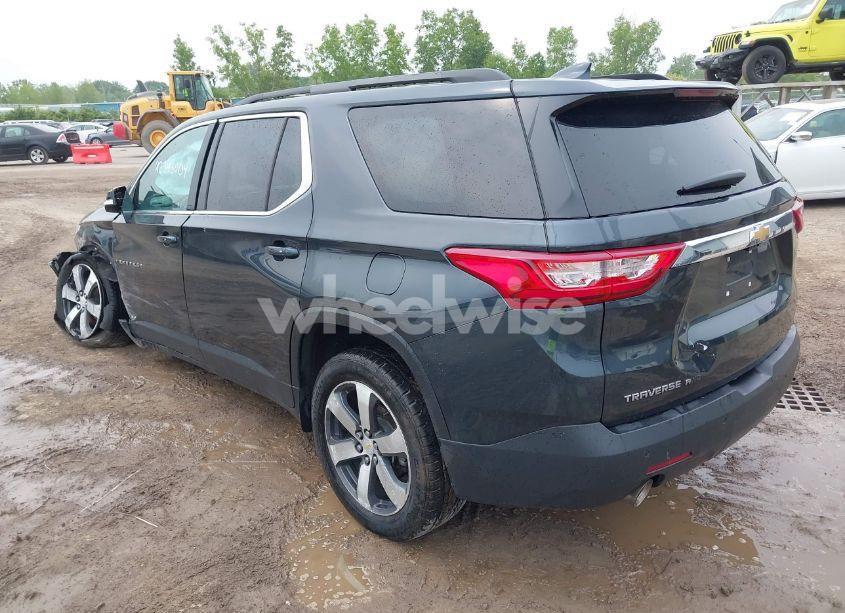 Photo 3 of 2019 Chevrolet Traverse 3LT (VIN 1GNEVHKW5KJ158989)