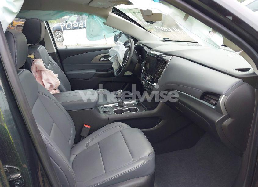 Photo 5 of 2019 Chevrolet Traverse 3LT (VIN 1GNEVHKW5KJ158989)