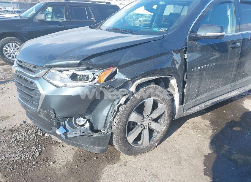 Photo 6 of 2019 Chevrolet Traverse 3LT (VIN 1GNEVHKW5KJ320670)